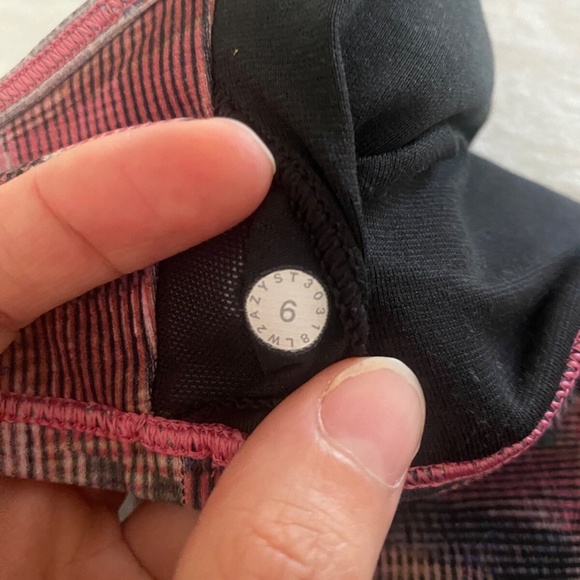 Lululemon Womens Lighten Up Sports Bra Pink Multicolor Size 6 - Picture 7 of 7